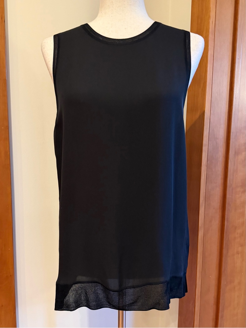 Theory 100% Silk Black Sleeveless Textured Hem Tank Top